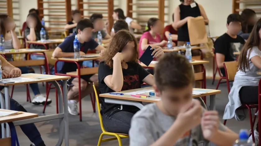 İlkbahar dönemi öğrenciler ve öğretmenler için her yıl aynı zorluğu getirir - önceki yıldaki bilgilerin kontrolü.