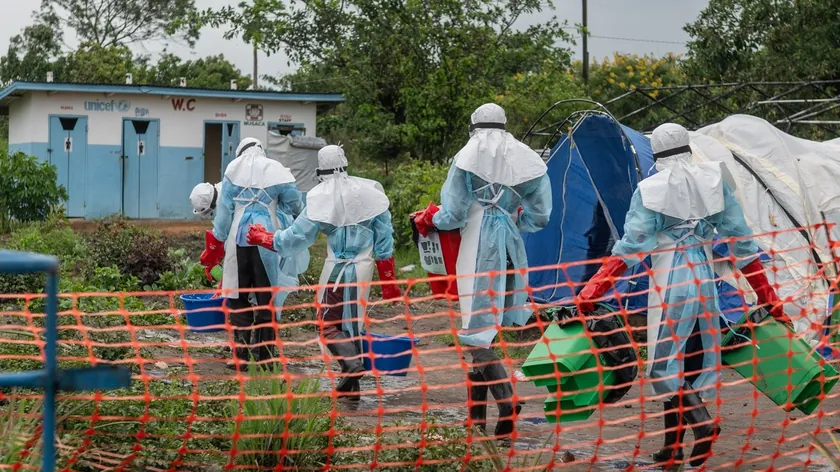 Demokratik Kongo Cumhuriyeti'nde Ebola salgını kontrolden çıktı, acil uluslararası yardım çağrısı yapıldı.