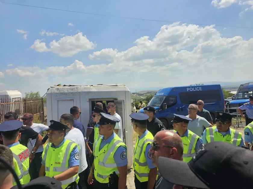 Gazimestan'da Gözaltına Alınan Sırplara Kosova Polisinden Kötü Muamele İddiası