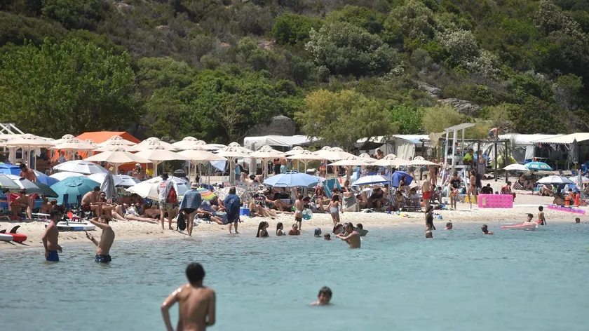Hava durumu uzmanları uzun süreli sıcak hava dalgası uyarısı yayınladı.