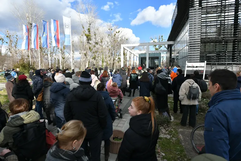 Sırbistan Novi Sad Üniversitesi profesörlerine 'Toplumsal İstikrar Merkezi'nden tehdit