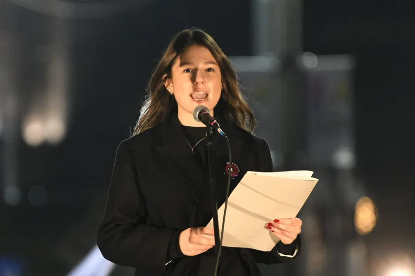 Beşinci Lise'den bir öğrenci, bir protesto gösterisinde tarihi bir konuşma yaptı