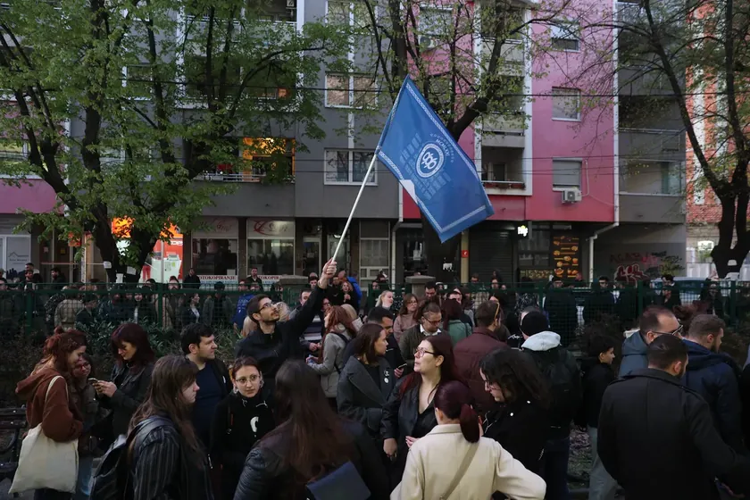 Sırbistan'da bazı şehirlerde siyasi eğilimlerde değişim gözleniyor.