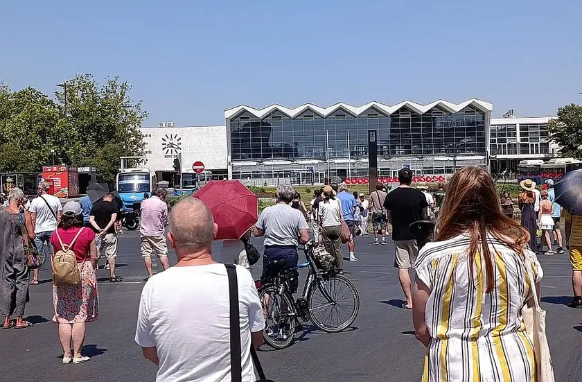 Sırbistan'ın Novi Sad kentinde nadstreşniçenin düşmesinin yıldönümü anısına bir anma toplantısı düzenlendi.