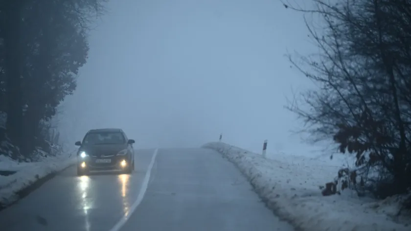 Sırbistan yollarında kar, buzlanma ve sis uyarısı yapıldı, sürücüler dikkatli olmalı