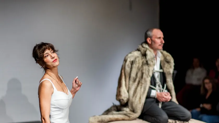 Tanja Šljivar'ın 'Aşk Rejimi' Oyunu Yüzüncü Kez Perde Açmaya Hazırlanıyor