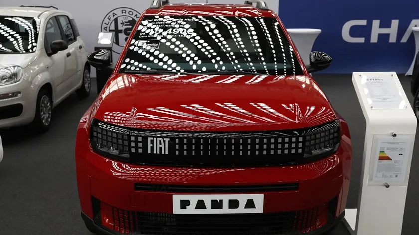 Belgrad Uluslararası Otomobil Fuarı'nda Sırbistan üretimi FIAT Grande Panda modeli tanıtıldı