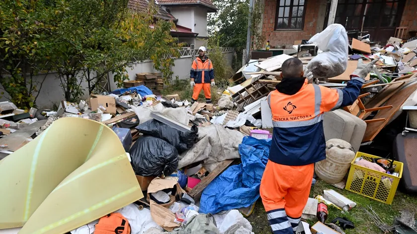 Sırbistan'ın başkenti Belgrad'da "Gradska čistoća" adlı kamu komunal şirketinden yapılan açıklamaya göre bu hafta sonu, 1 ve 2 Ağustos tarihlerinde tekrar ücretsiz kabartmalı ve elektronik atık toplama kampanyası düzenlenecek.