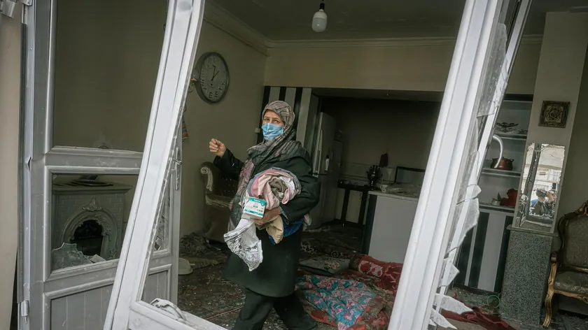 İran'ın Tebriz Kenti Orta Doğu'daki Savaşın Dördüncü Haftasında Şiddetli Saldırılarla Vuruldu