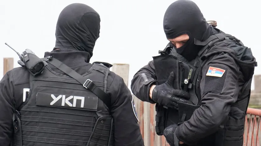 Sırbistan polisi Çukarica'da büyük operasyon düzenledi ve bir adamı gözaltına aldı.