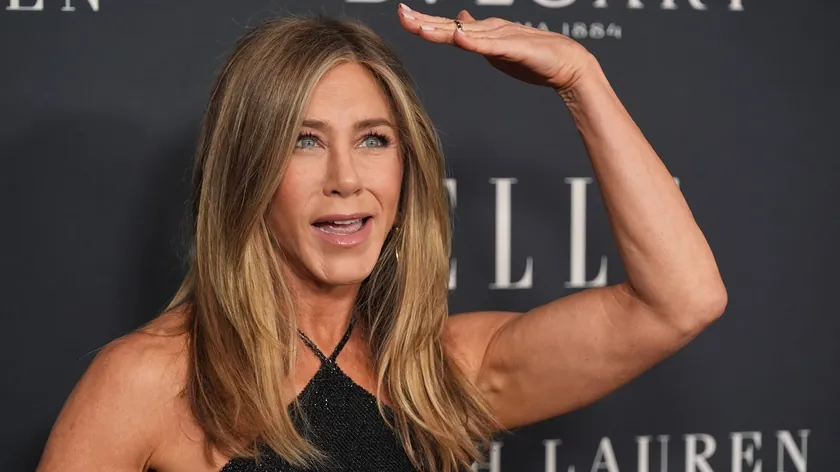 Dženifer Aniston ve Piter Dinklidž yeni bir Noel komedisinde yer alacak.
