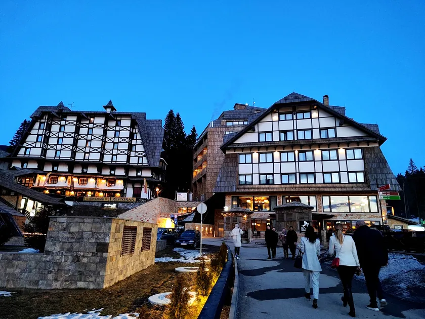 Zvonko Veselinović'in Oteli, Kopaonik'teki Kanalizasyon Problemiyle İlişkisi Olmadığını Açıkladı