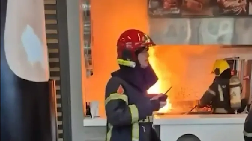 Sırbistan Novi Sad'da sabah saatlerinde çıkan yangında bir yaşlı kadın kurtarıldı