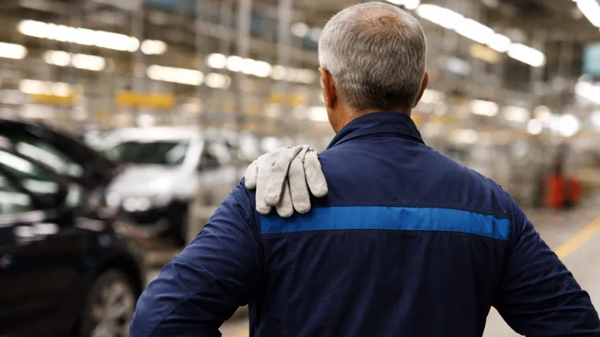 Almanya'da 45 yıl çalışan Türk kökenli işçiye BMW'den büyük emeklilik jesti.