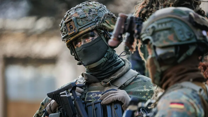 Almanya Tarihinde Yeni Askeri Stratejiyi Kabul Etti, Kremlin Endişesini Aktardı.