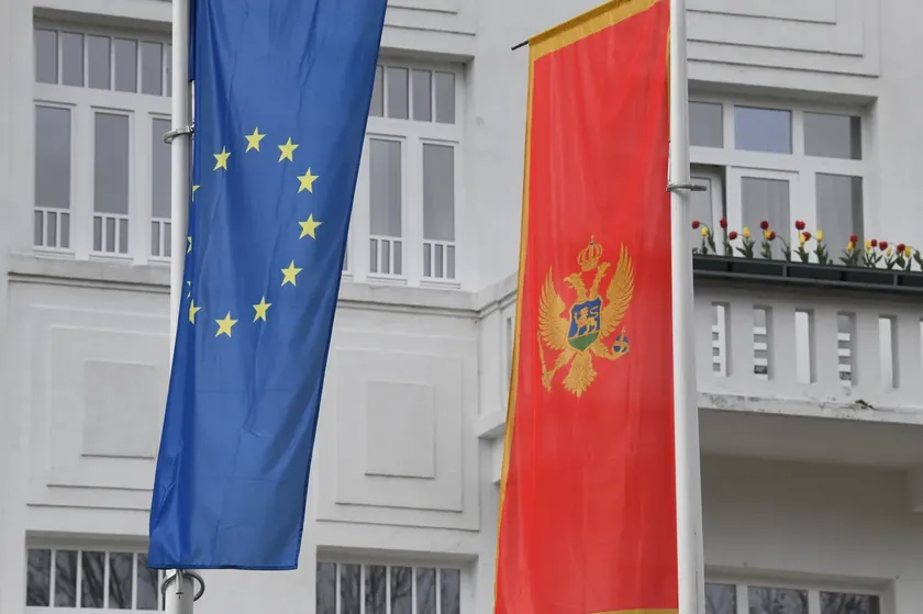 Karadağ'daki Zeta Meclisi Kosova'yı tanıyan kararı iptal etti