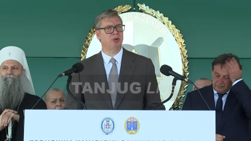Sırbistan Cumhurbaşkanı Aleksandar Vučić, Banjica'da En Az Yaşlı Subayların Atanması Töreni'ne Katıldı