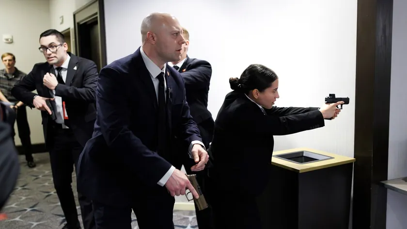 ABD'de Trump'ın bulunduğu galadaki silahlı saldırı ülkedeki şiddet ortamını gözler önüne serdi