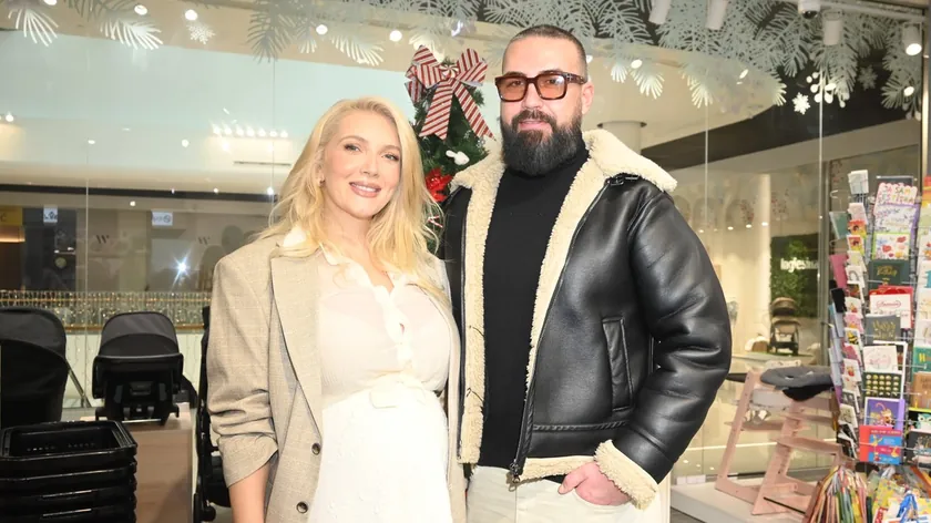 Sırp Şarkıcı Çift Nikolina Kovač Ve Saša Kapor Üçüncü Çocuklarına Kavuştu