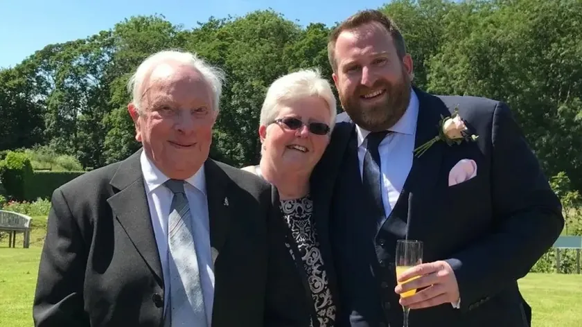 James Smith Anne Babasının Büyük Yaş Farkına Rağmen Mutlu Çocukluğunu Aktardı