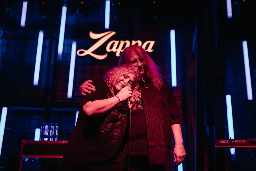 Sırbistan'da efsanevi Denis & Denis grubu veda turnesiyle sahneye çıkıyor