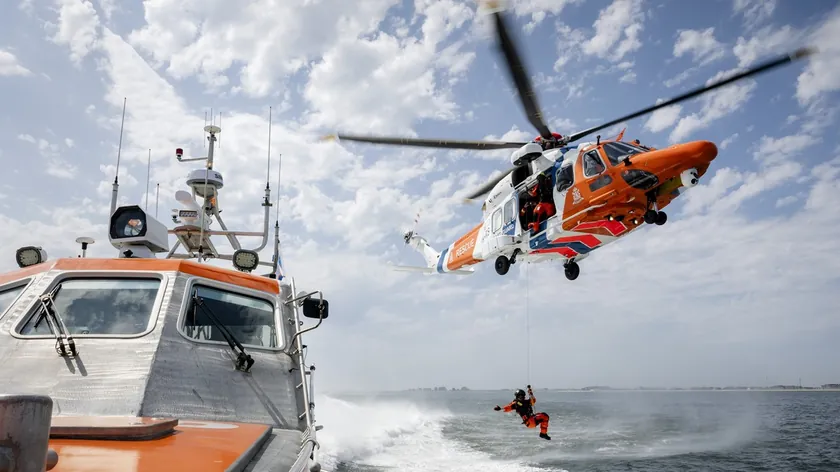 Seyseller Açıklarında Dalış Teknesi Battı Kaptan Gözaltında Kayıp Aramaları Sürüyor