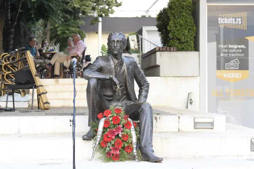 Oğuzhan Pekiç Anıtı Beograd'da Tahrip Edildi