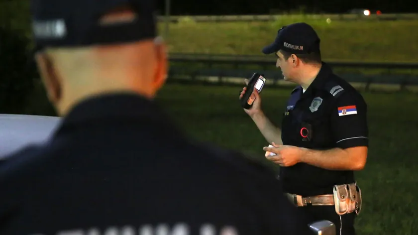 Sırbistan Surçin'de ağır trafik kazası Porsche sürücüsü olay yerinden kaçtı