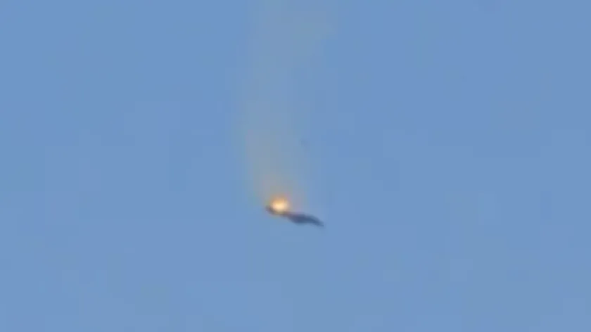 Kuvayt'ta Amerikan F-15 Savaş Uçakları Düştü Düşme Anı Görüntülendi Pilotlar Kurtuldu