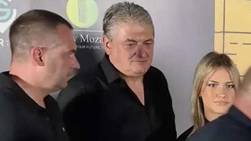 Dragan Mirković'in eski eşinin Niş'teki film festivalinde Tonij Bijelić ile birlikte olması.
