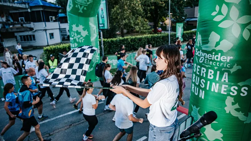 Sırbistan'ın en büyük iş sporu etkinliği olan Beograd koşusunda 10.000 kişi yer alıyor.