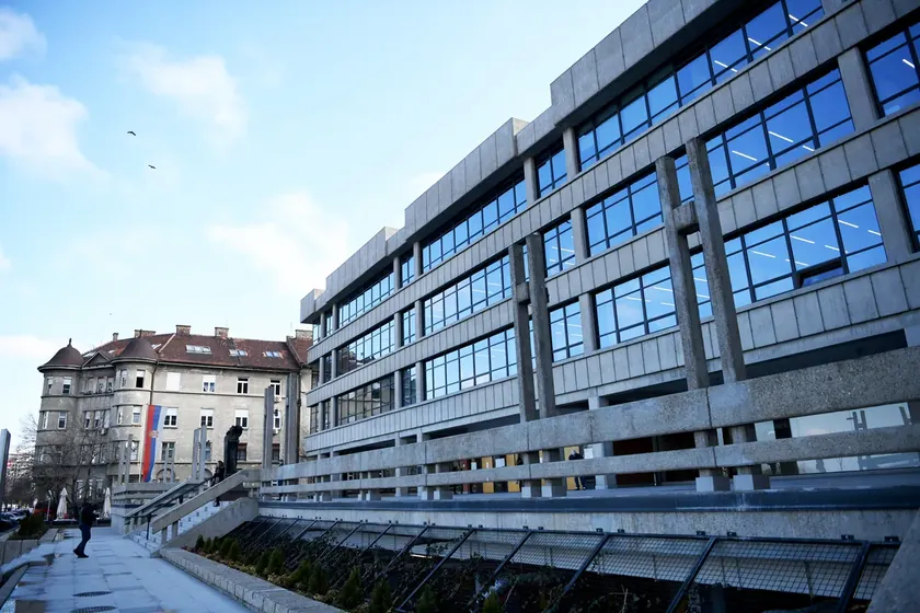 Sırbistan'daki öğrenciler, duruşma öncesi Adalet Sarayı önünde destek protestosu düzenleyeceklerini bildirdi.