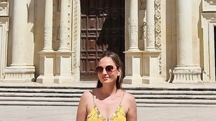 Jelena Tomašević veledan kızınınla İtalya'da keyif yapıyor.