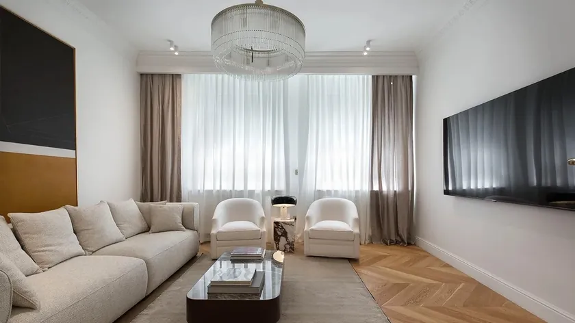 Sırbistan'ın Belgrad Şehrinde Tarihi Salon Dairesi Yepyeni Haliyle Modern Tasarımıyla Dikkat Çekiyor