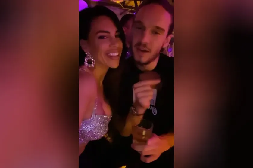 Kaja OstojiÄ'ın eşi ona için özel bir sürpriz yaptı.