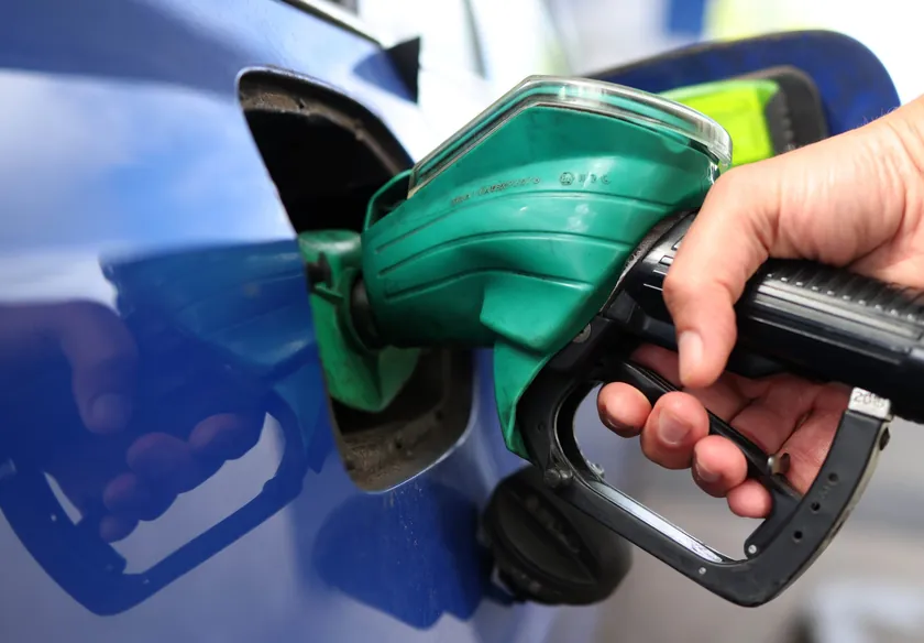 Sırbistan'da Yakıt Fiyatları Düştü: Yeni Dizel ve Benzin Fiyatları