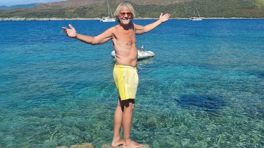 Sırp aktörü Srđan Žika Todorović, Karadağ kıyısında tatilini sürdü.