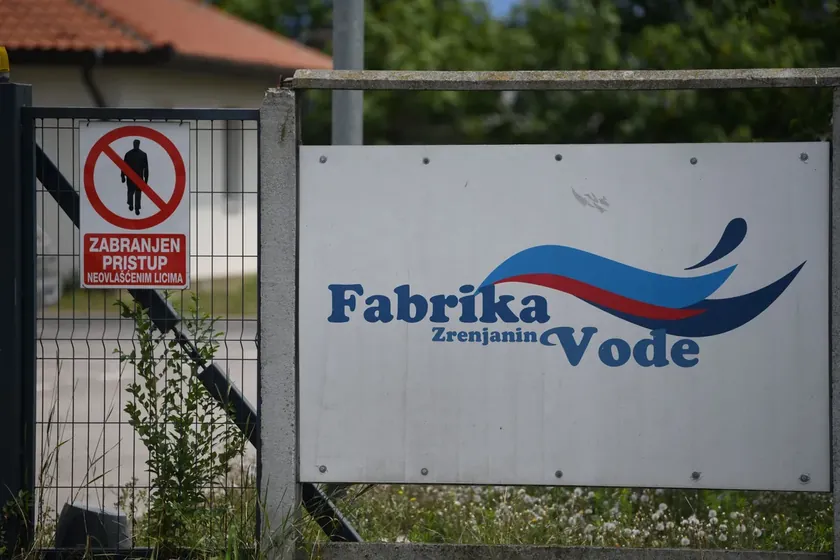Sırbistan Zrenjanin'de halk içme suyu kalitesi ve faturalardaki artıştan şikayetçi