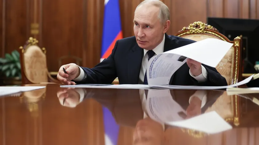 Rusya Devlet Başkanı Putin kritik altyapı tesislerinin korunması için toplantı yaptı