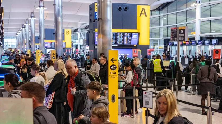 Sırbistan'da artan uçak bileti fiyatları Ortadoğu krizi ve yakıt maliyetleriyle yükseliyor