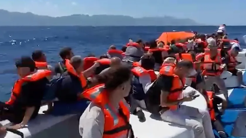 Kıbrıs'ta gemi kazasında en az sekiz kişi hayatını kaybetti.