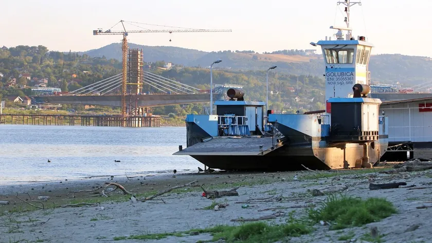 Sırbistan'da Dunav, Sava ve Tisa nehirlerinin su seviyeleri taşıma düzeyinin altında olacak.