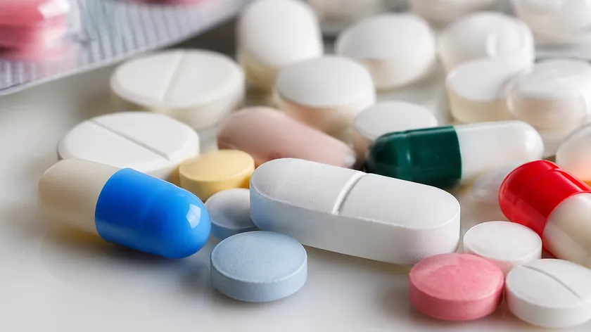 İran'daki Savaş Büyük Britanya'da İlaç Fiyatlarını Yükseltti, Parasetamol Yüzde 30 Pahalandı