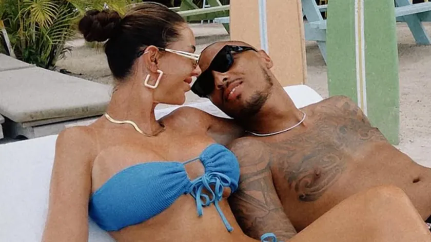 Sırbistanlı blog yazarı Zorannah futbolcu Eloy Rum ile gizlice evlendi