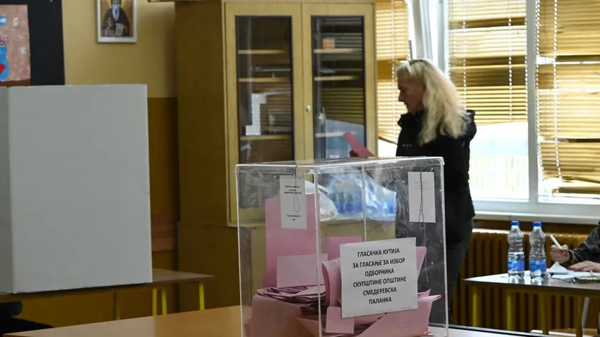 Sırbistan Smederevska Palanka'da Seçim Komisyonu, 'Aleksandar Vučić' Listesinin Kazandığını Bildirdi