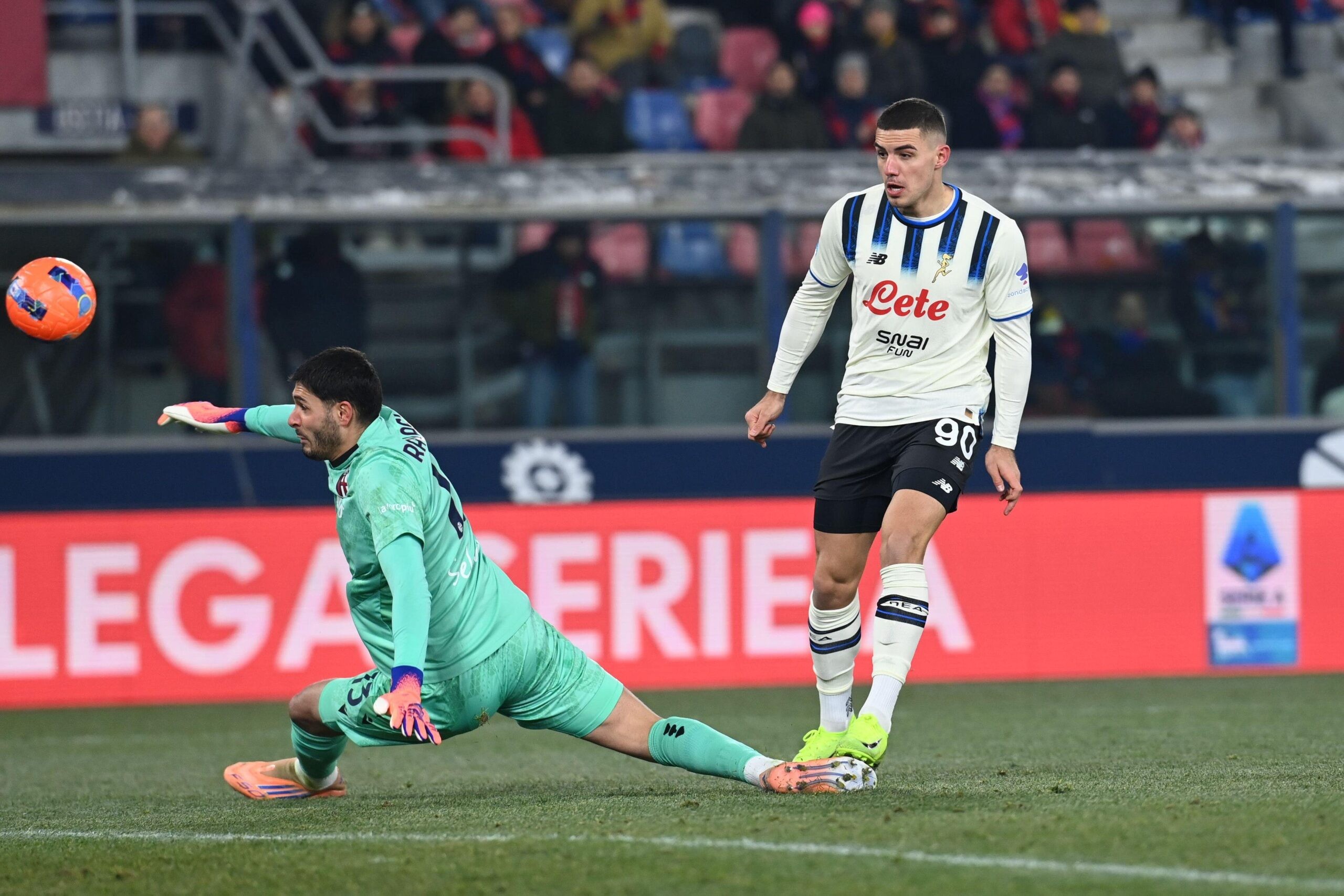 Serie A'da Krstović Sahneye Çıktı: Dev Maçta İlk Yarının Kilidini Açtı!