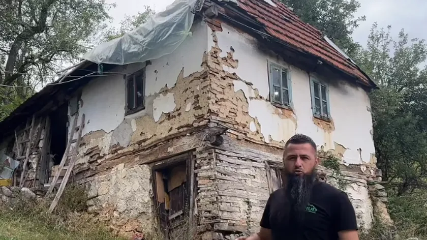 Sırpistan'da bir insan yardımcısı, komşusunun yaşadığı zor şartları göstererek halkın desteğini istedi.
