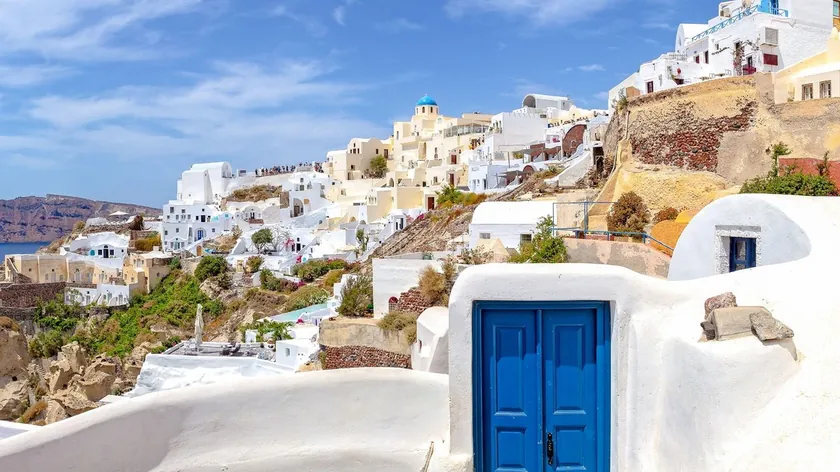 Eylül ayında Yunanistan'da tatil yapmak için ideal zaman Eylül, diğer aylara göre daha sakin ve uygun fiyatlı bir seçenek sunuyor.