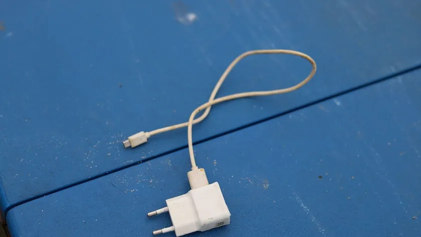 Şarj Kablosundaki Renk Değişimi Ciddi Tehlikeye İşaret Edebilir Uzmanlar Uyardı