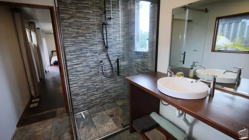 Yeni fayanslar eski üzerine konulabilir Daha az toz ve yıkımla banyo yenileme